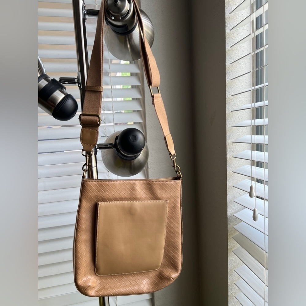 Universal thread crossbody Tan bag - Picture 8 of 9
